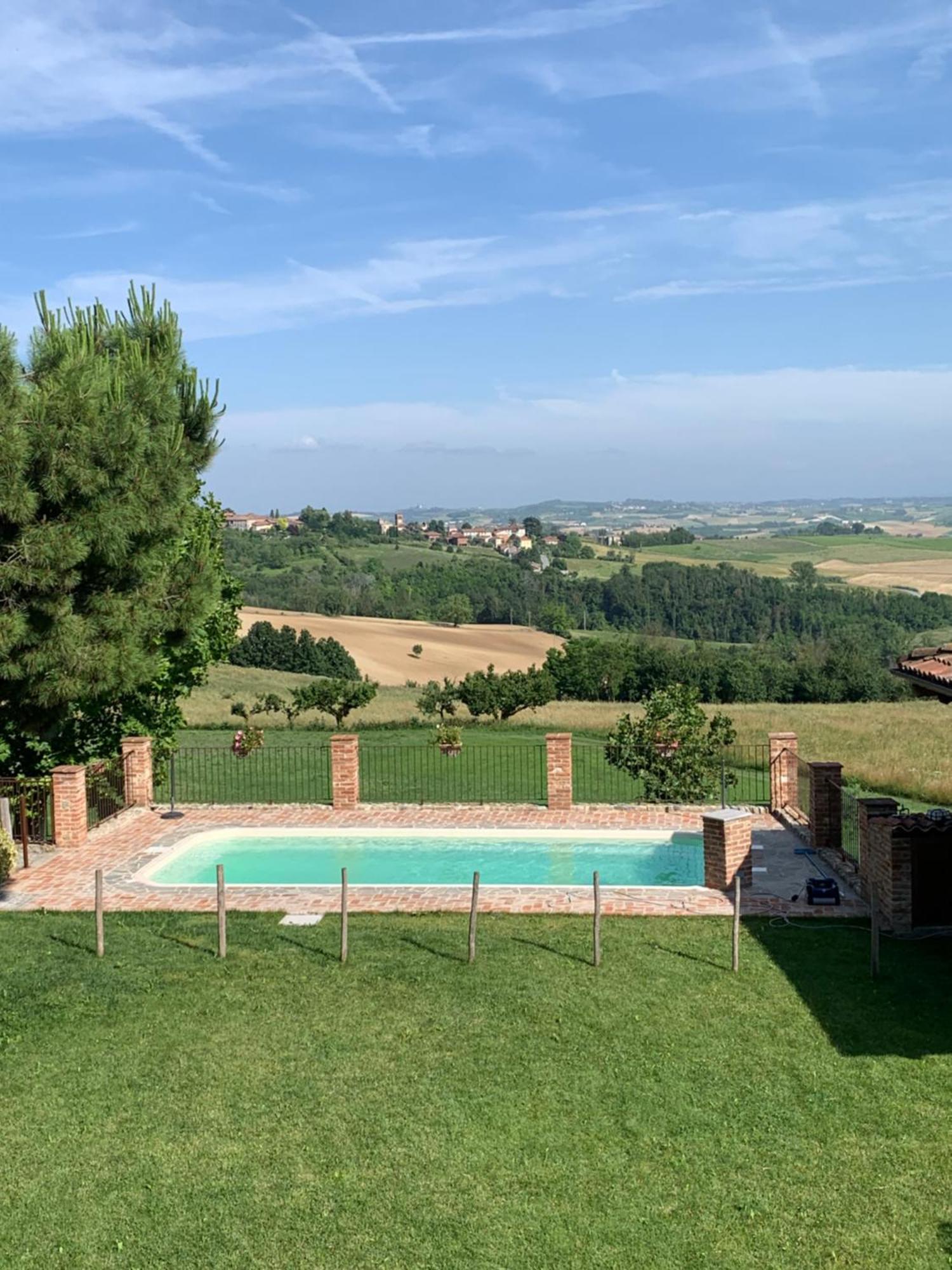 Azienda Agricola Garoglio Davide Alfiano Natta Екстер'єр фото